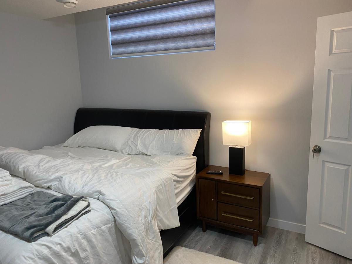 A Very Nice Basement Ensuite. Calgary Zewnętrze zdjęcie