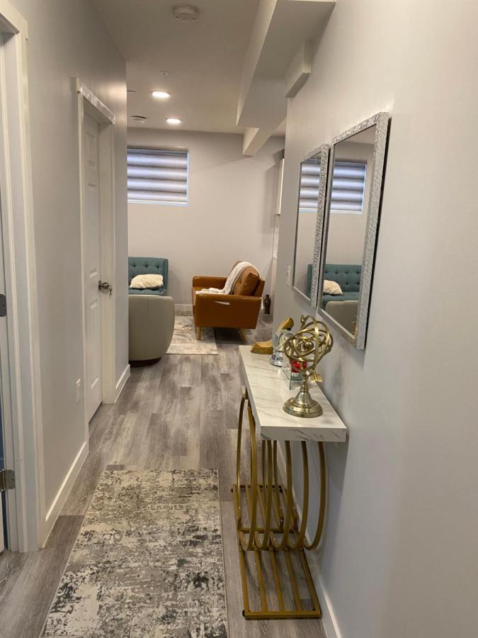 A Very Nice Basement Ensuite. Calgary Zewnętrze zdjęcie