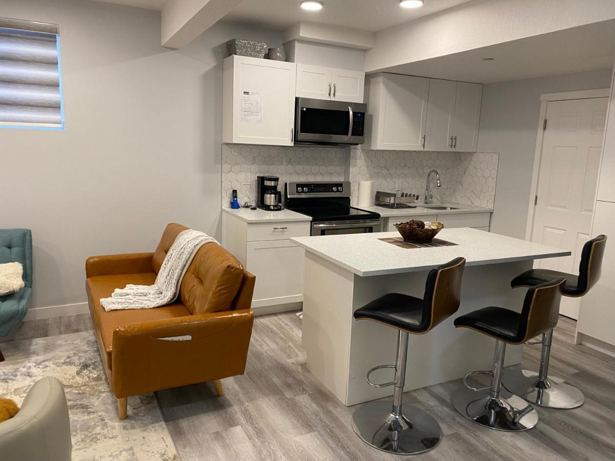 A Very Nice Basement Ensuite. Calgary Zewnętrze zdjęcie