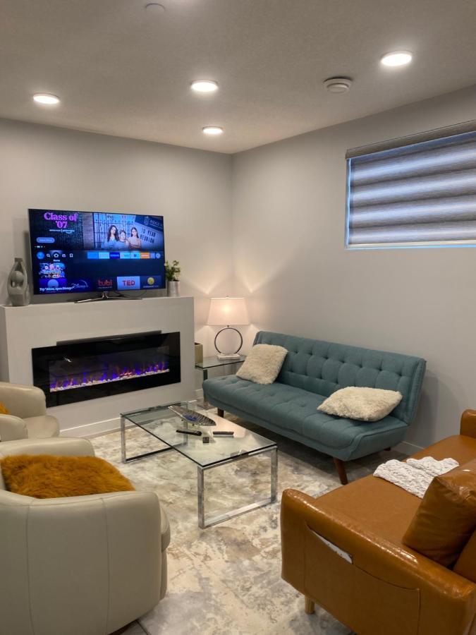 A Very Nice Basement Ensuite. Calgary Zewnętrze zdjęcie