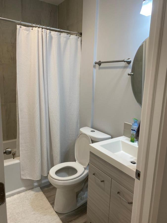 A Very Nice Basement Ensuite. Calgary Zewnętrze zdjęcie